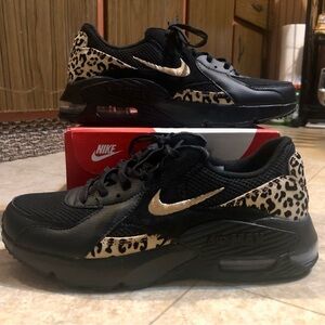 NWT! NIKE Women’s Air Max Excee GPX Black & Leopard print sneakers! Size 7.5 🖤